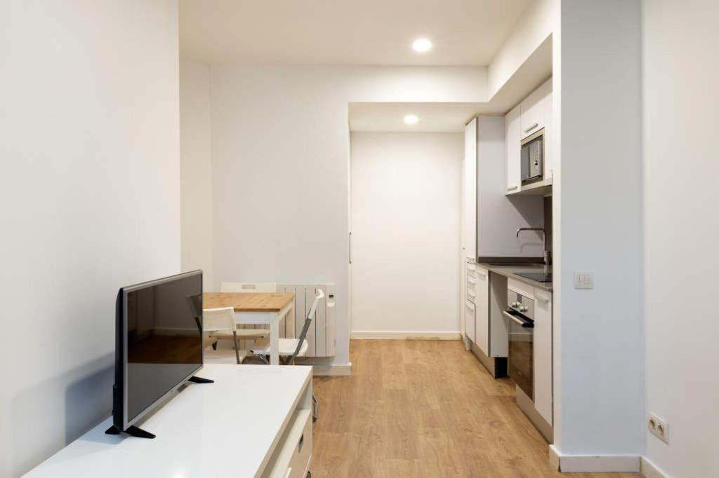 Apartment Live Camp Nou Оспиталет де Лобрегат Екстериор снимка